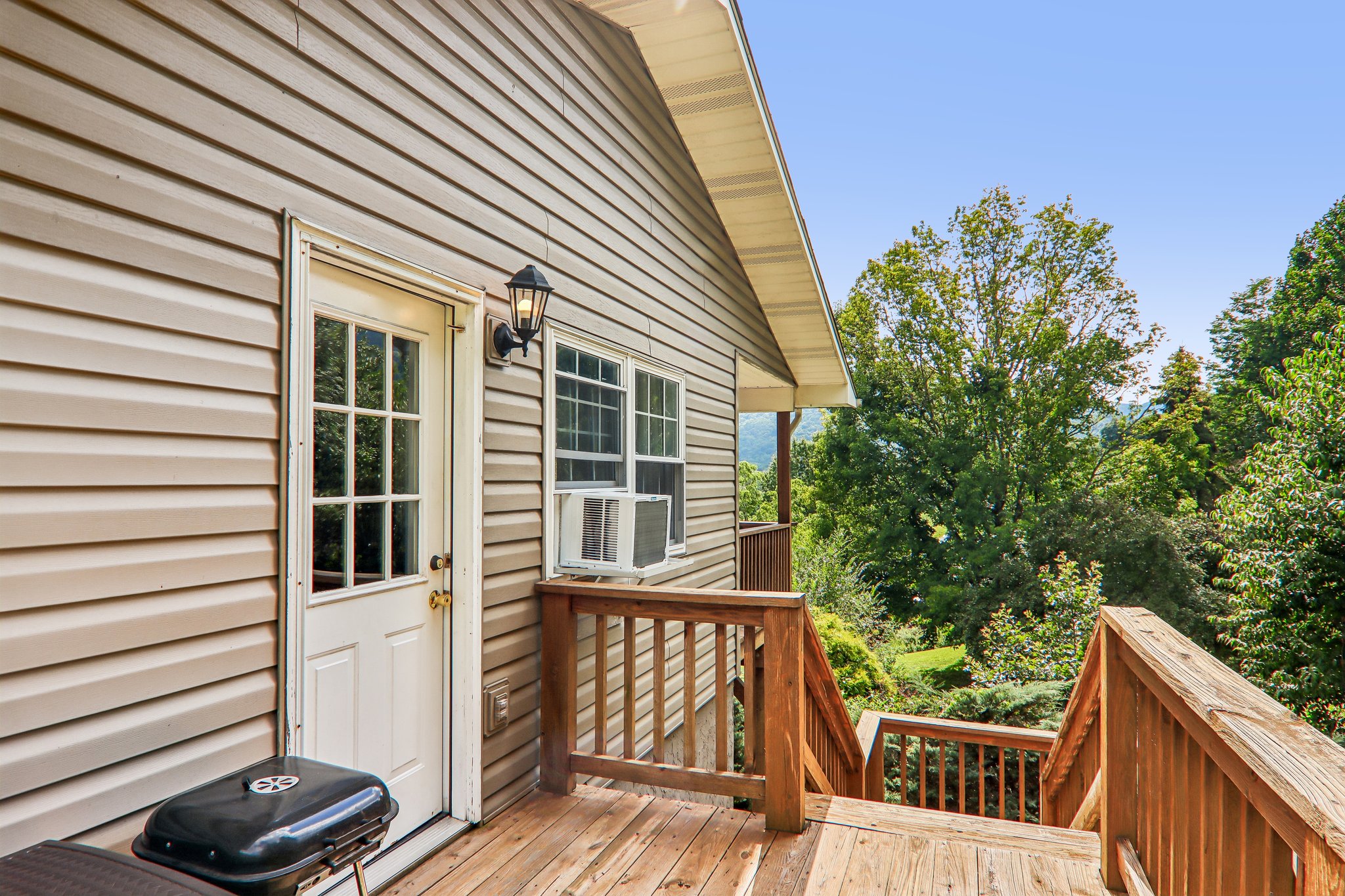 Highview Dr-S0708-056.jpg