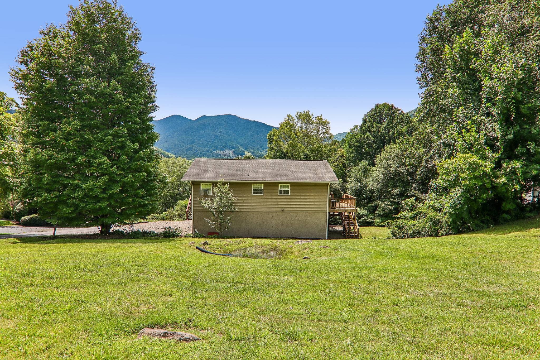 Highview Dr-S0708-058.jpg