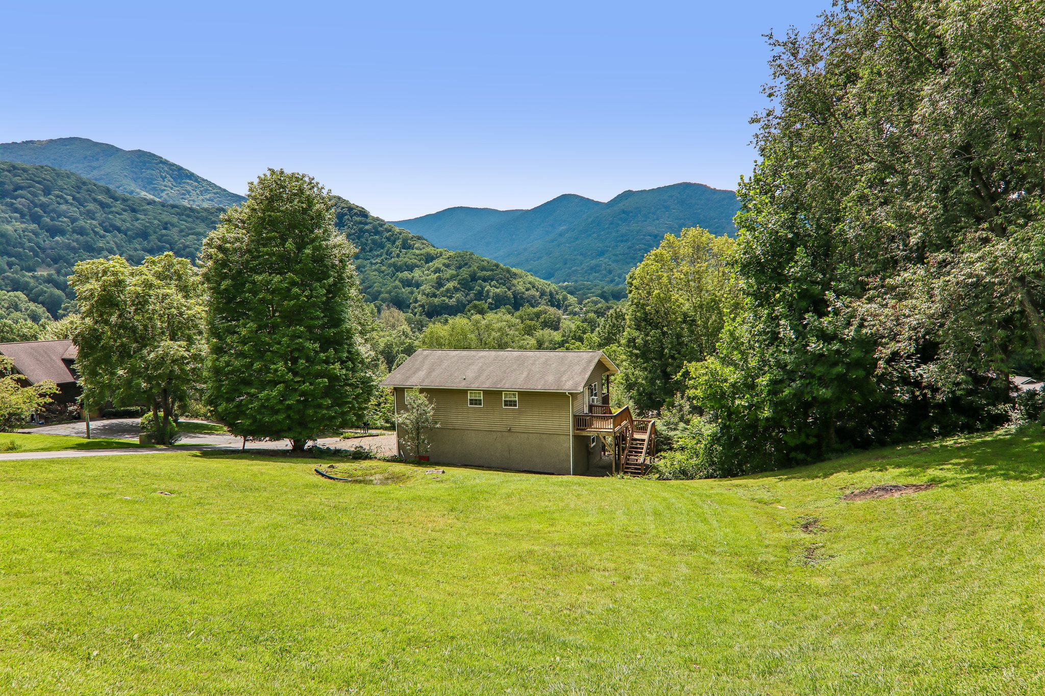 Highview Dr-S0708-059.jpg