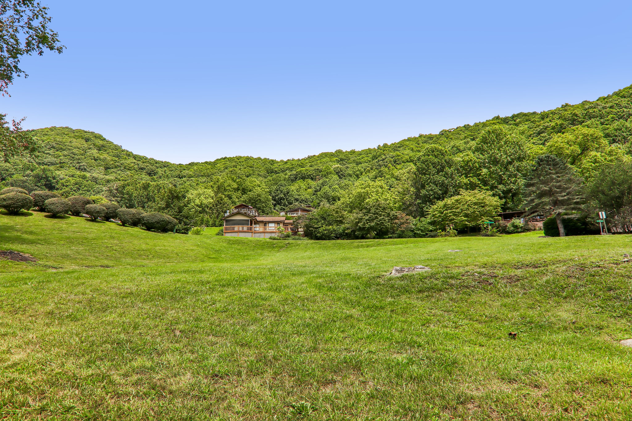 Highview Dr-S0708-062.jpg