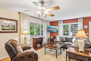 Highview Dr-S0708-009.jpg