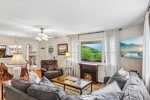 Highview Dr-S0708-011.jpg
