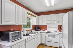 Highview Dr-S0708-018.jpg