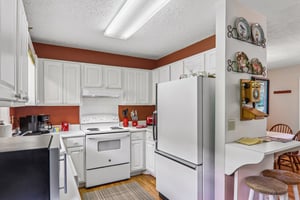 Highview Dr-S0708-020.jpg