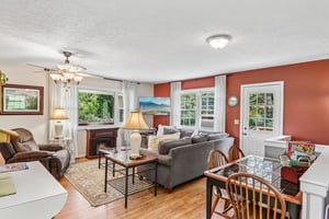 Highview Dr-S0708-022.jpg