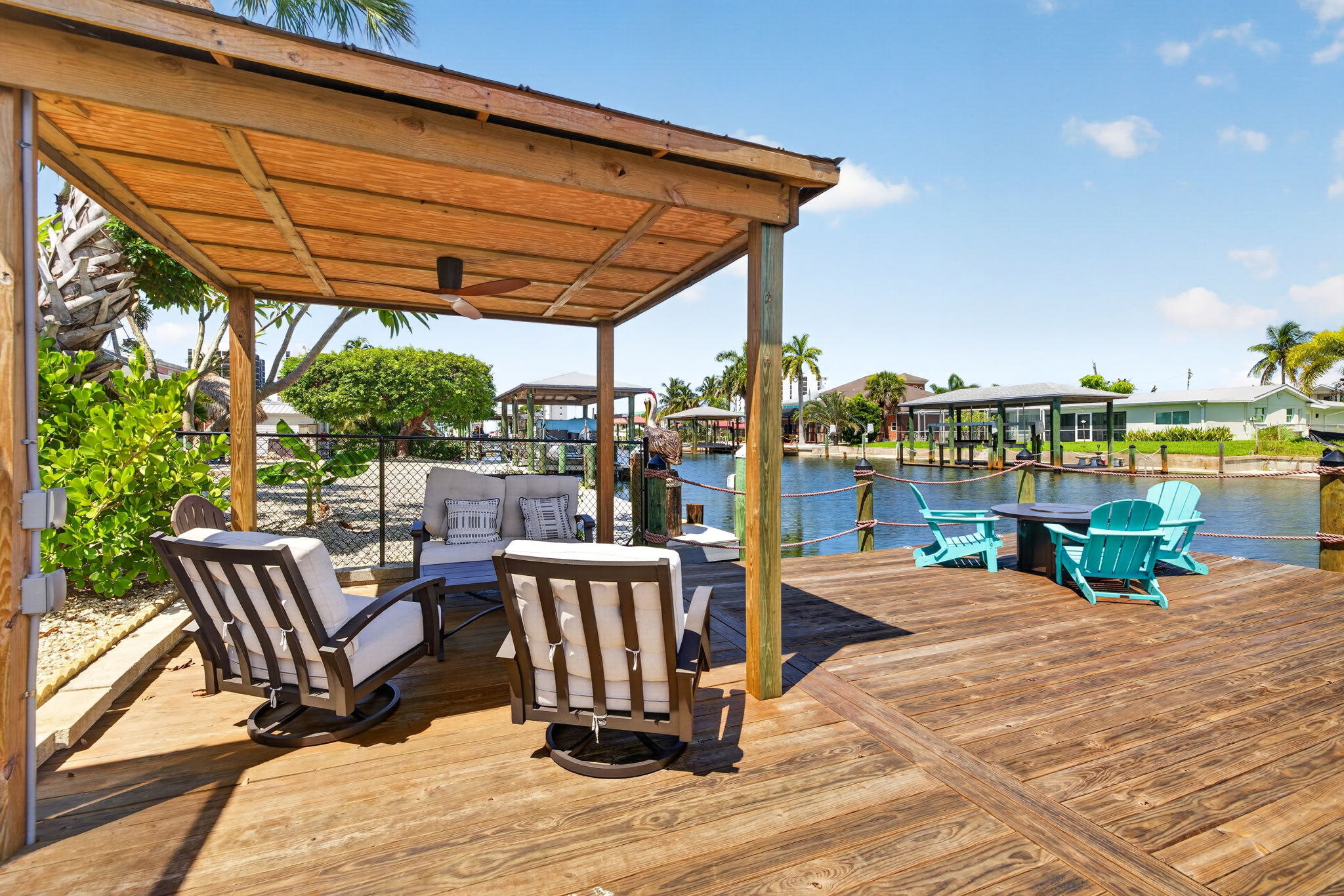 Dock 1 of 4