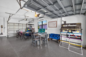 Garage 1 of 2