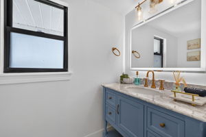 Guest Bathroom 2 - 1 of 2