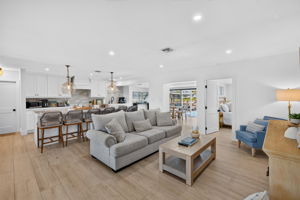 Living Room 3 of 5