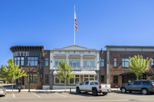Neighborhood Restaurants & Shops