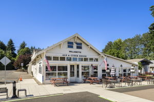 Neighborhood Restaurants & Shops
