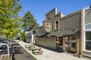Neighborhood Restaurants & Shops