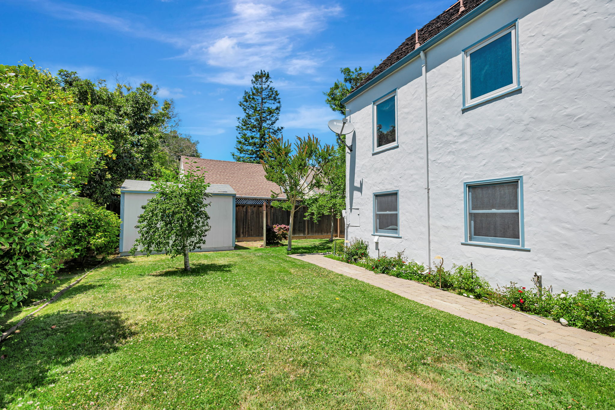 047_1690 Castilleja Ave