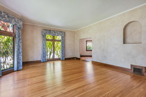 014_1690 Castilleja Ave