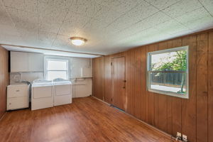041_1690 Castilleja Ave