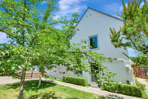046_1690 Castilleja Ave