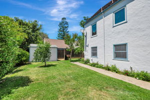 047_1690 Castilleja Ave