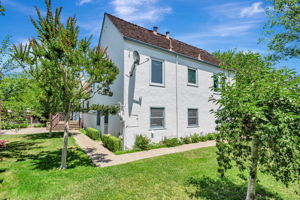 048_1690 Castilleja Ave