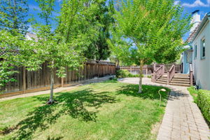 049_1690 Castilleja Ave