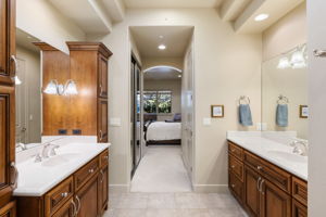 Primary Bathroom (3)