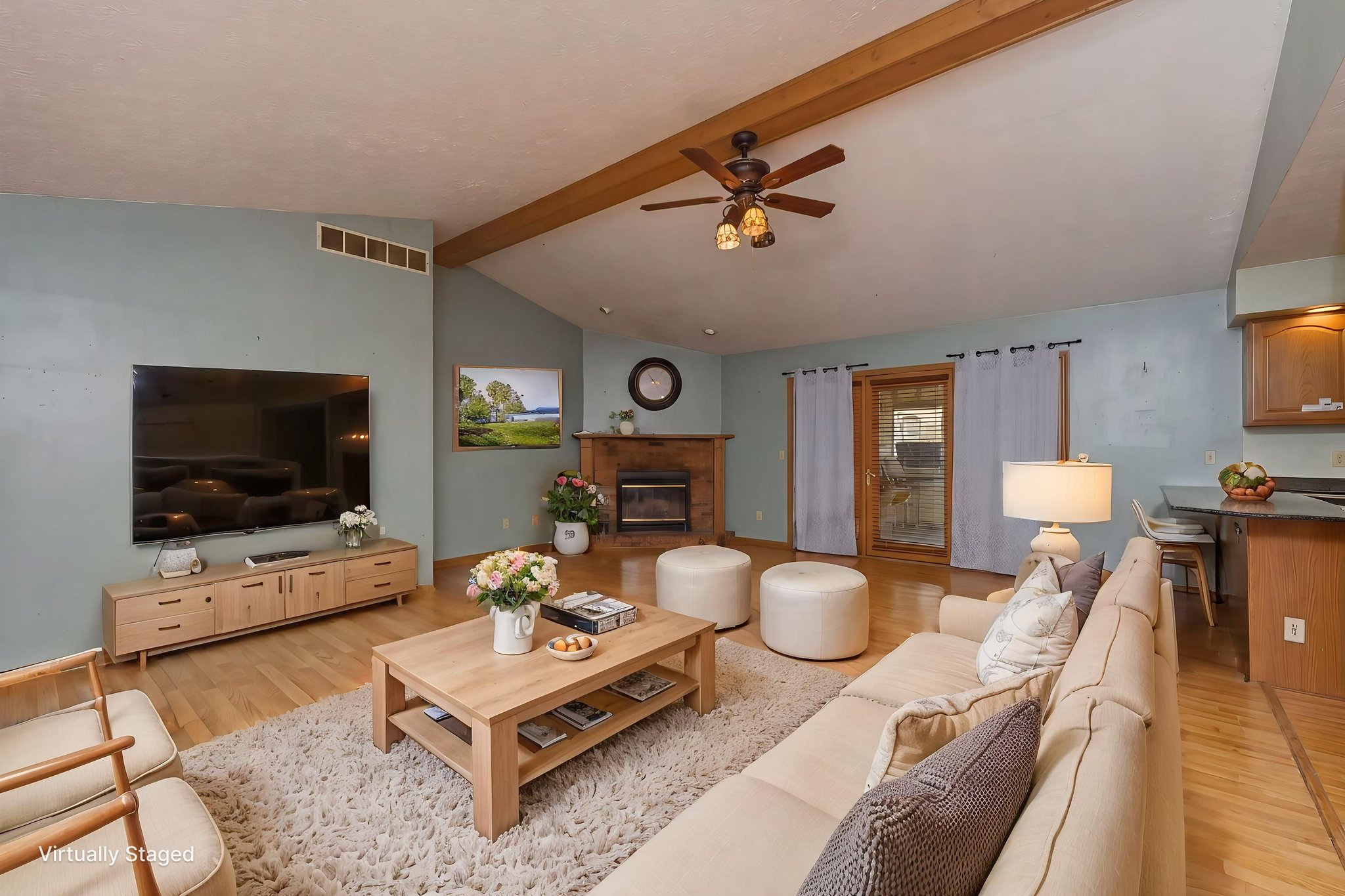 DSC_9617_declutter_d4698961_reedit_f56eb055 virtually staged.jpeg