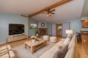 DSC_9617_declutter_d4698961_reedit_f56eb055 virtually staged.jpeg