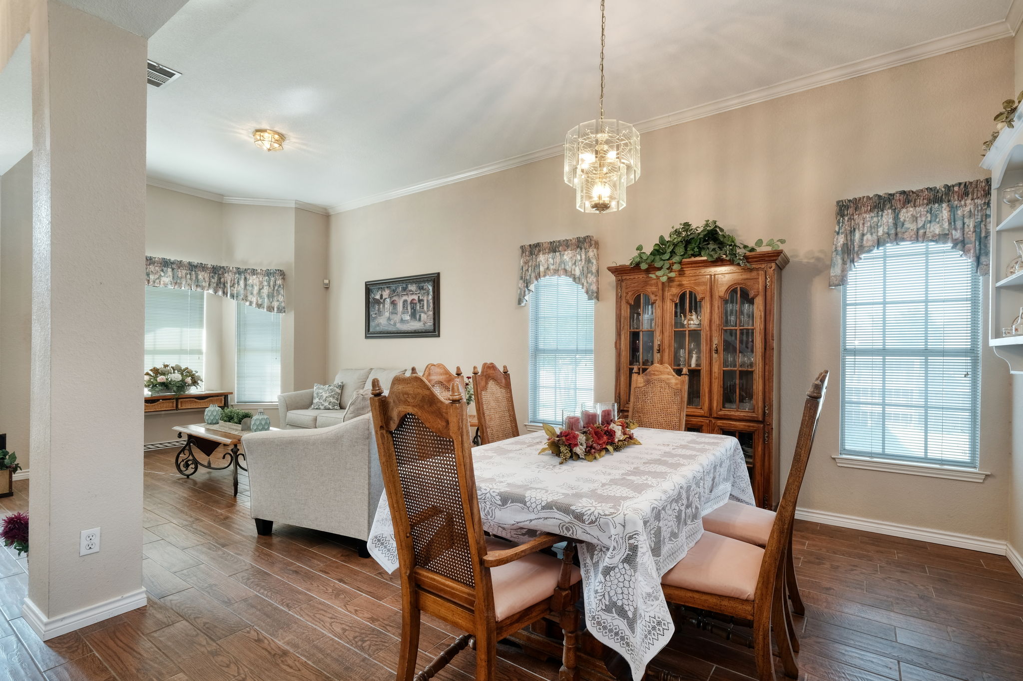 Foyer/Dining/Living Room
