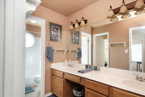 Upstairs Hall Bathroom