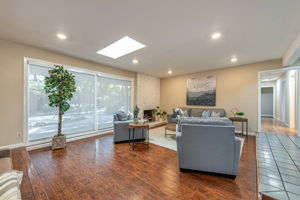 011_16904 Spencer Ave