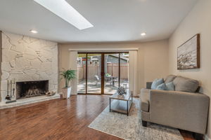 012_16904 Spencer Ave