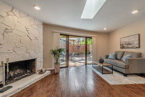 013_16904 Spencer Ave