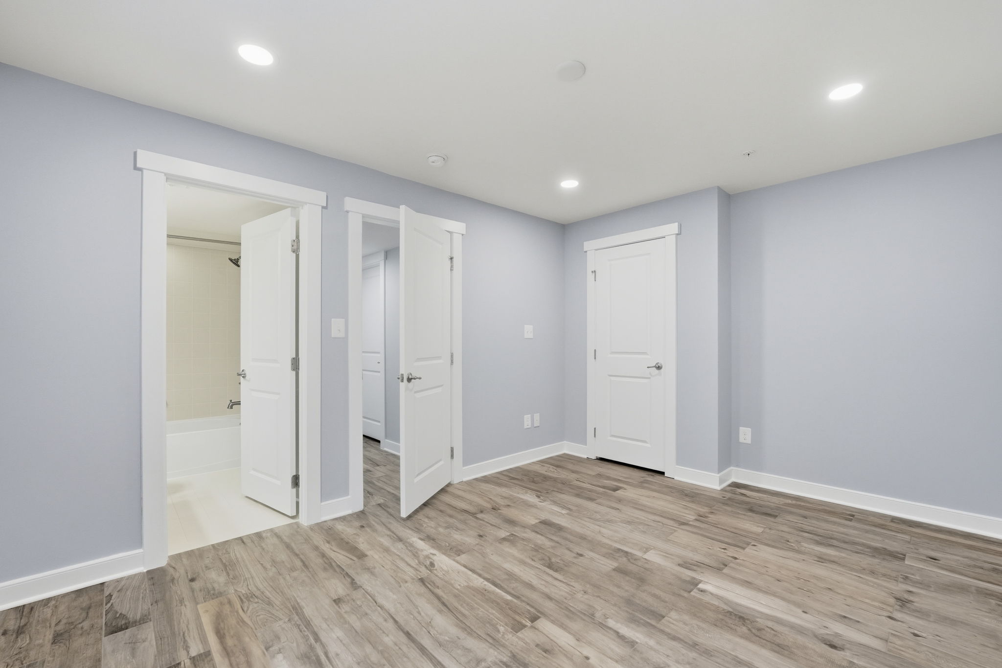 access to Full Bathroom