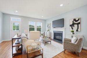 Family Room w gas fireplace