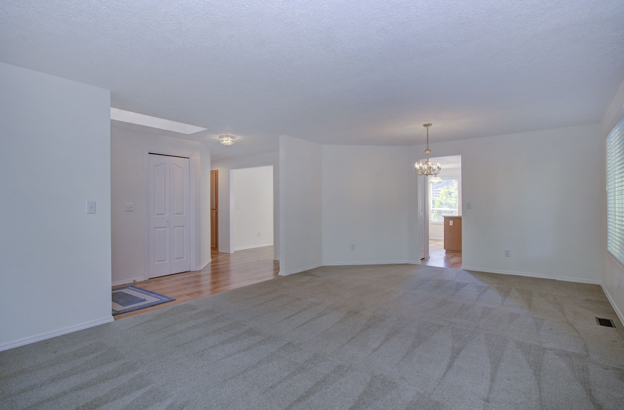 02 Living room - dining room