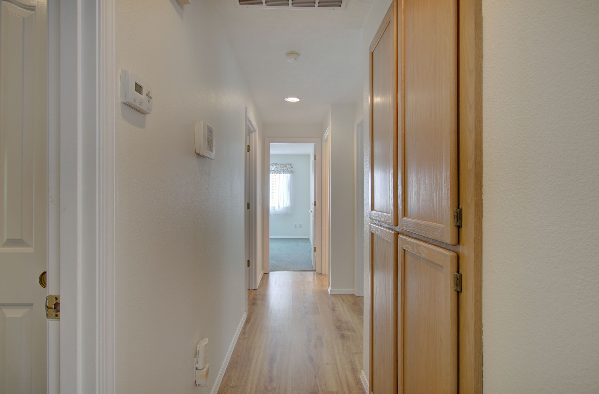 03 hall to bedrooms