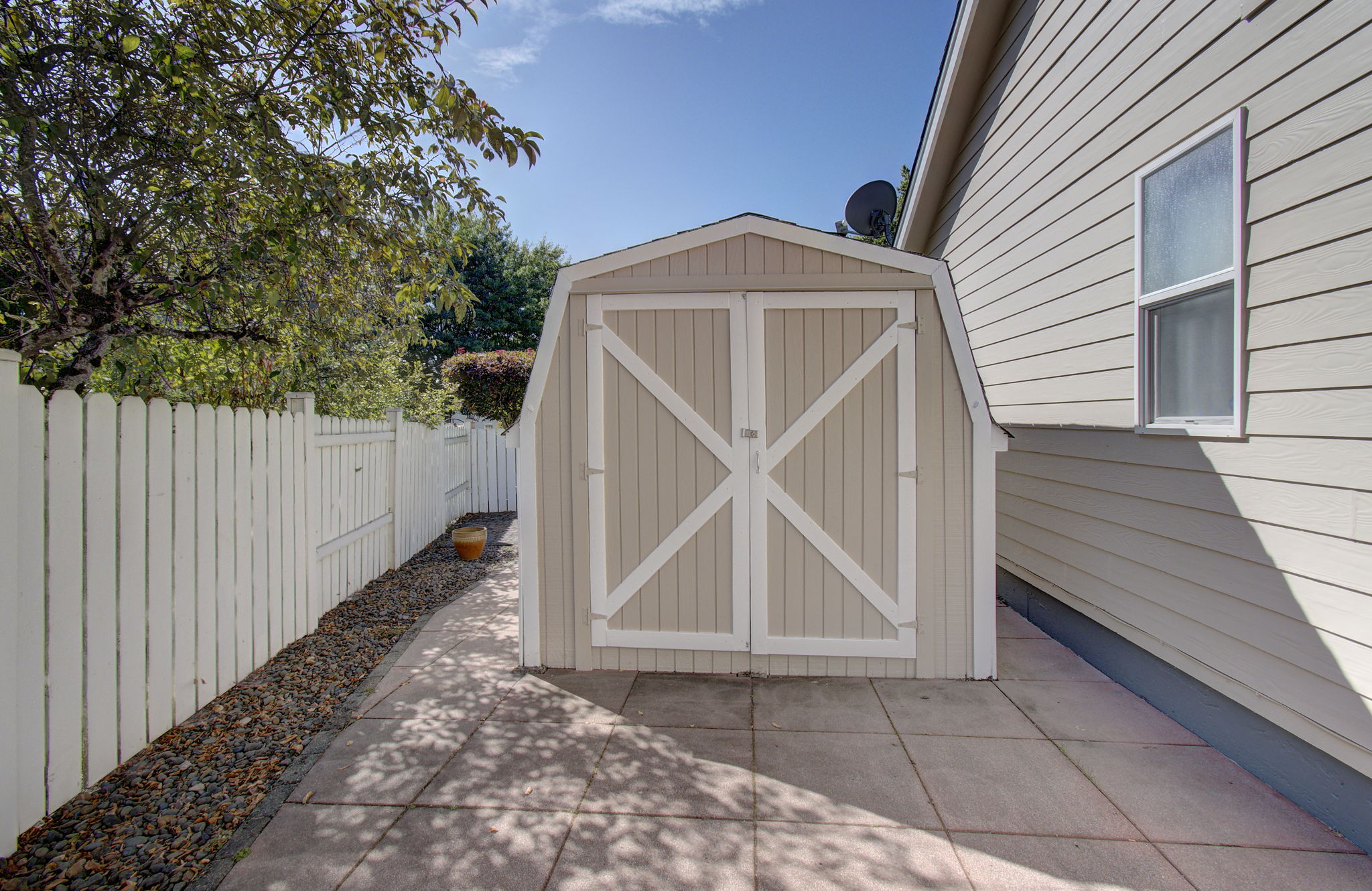 03 garden shed