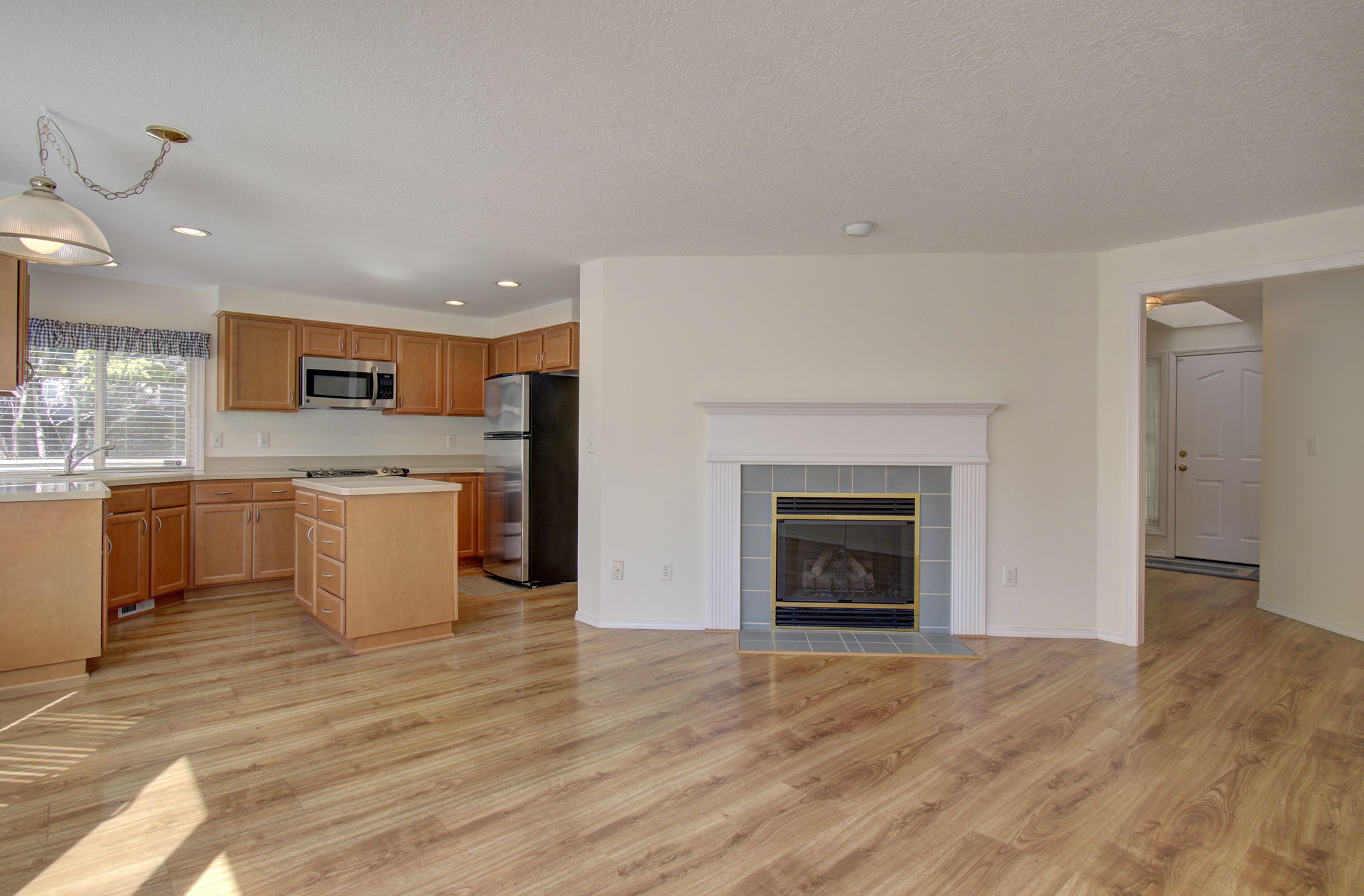 02 family room - kitchen 2