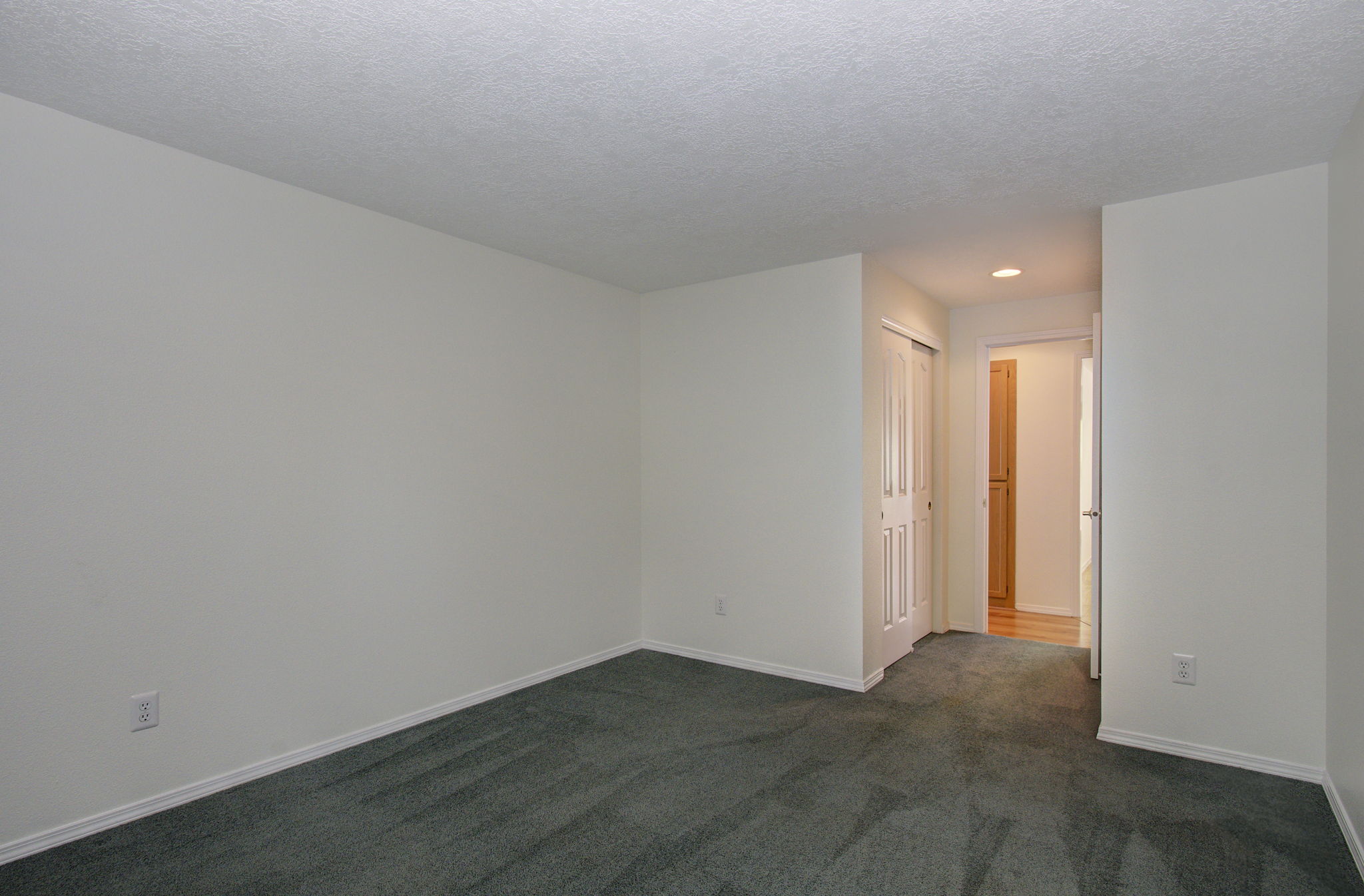 03 2nd bedroom