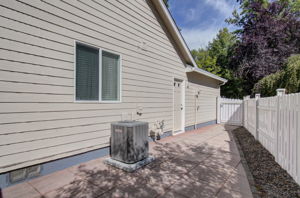 04 side yard