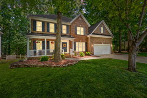 Charming home with 5 BRs + bonus room