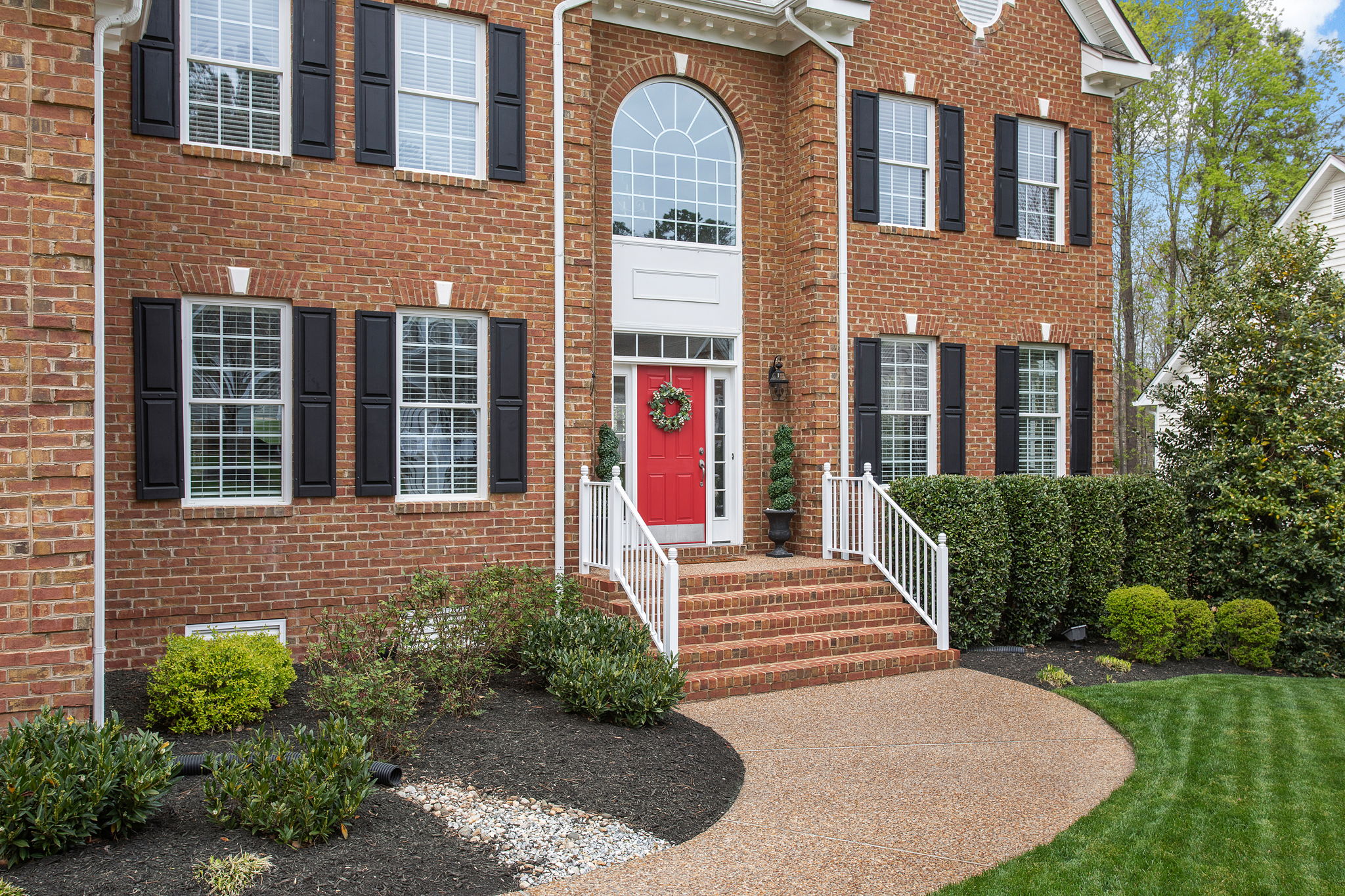 04-Exterior Front