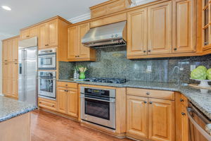 032_1692 Colchester St