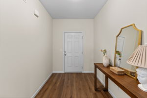  Photo 0