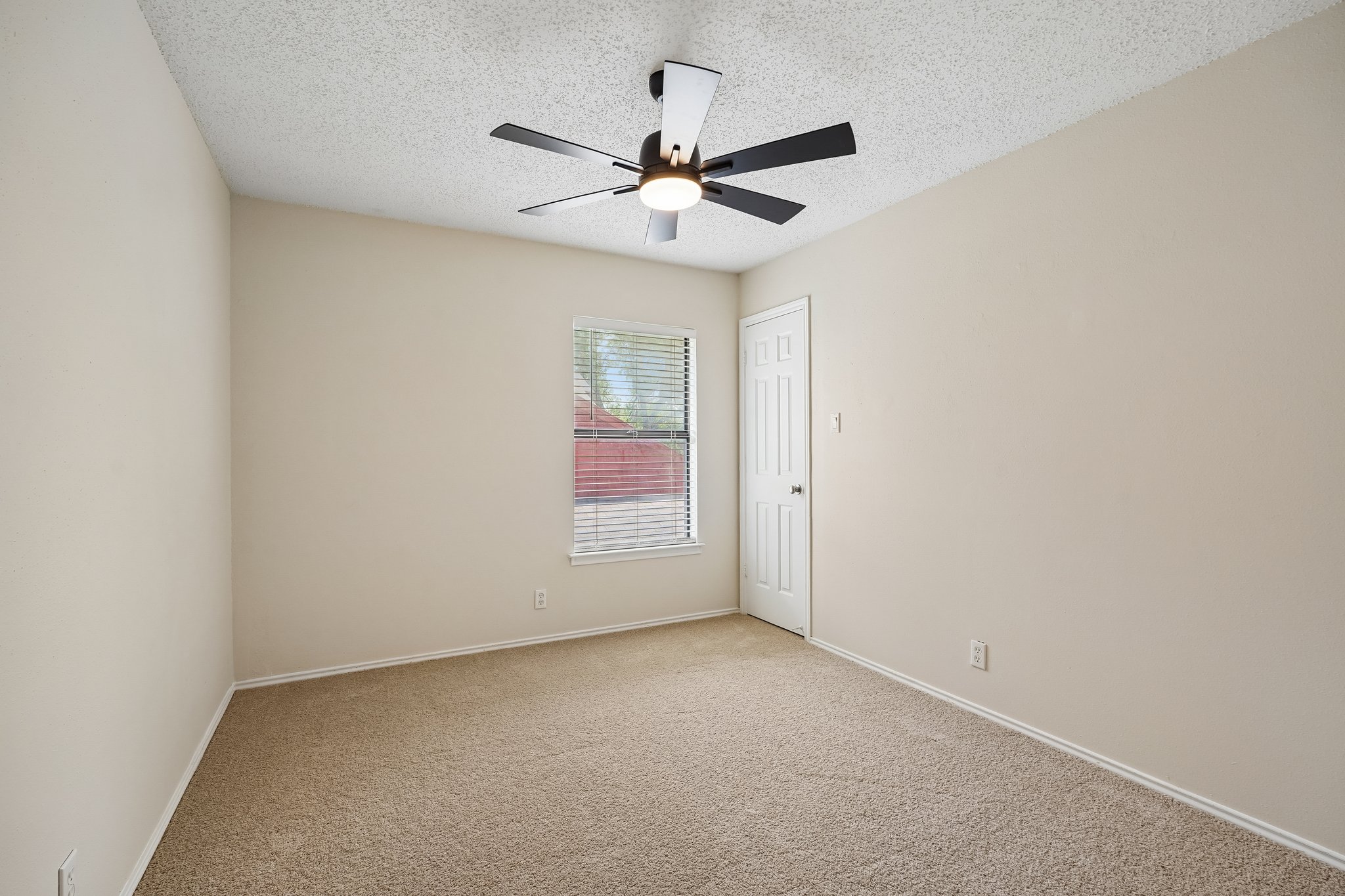 Vista Briar Dr-S1706-047.jpg