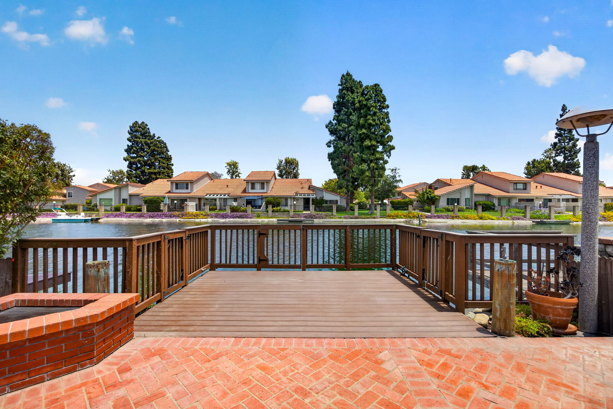  Photo 48