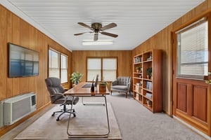 DSC08164 virtually staged.jpeg