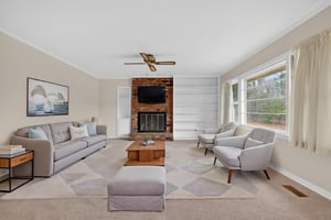 DSC08129 virtually staged.jpeg