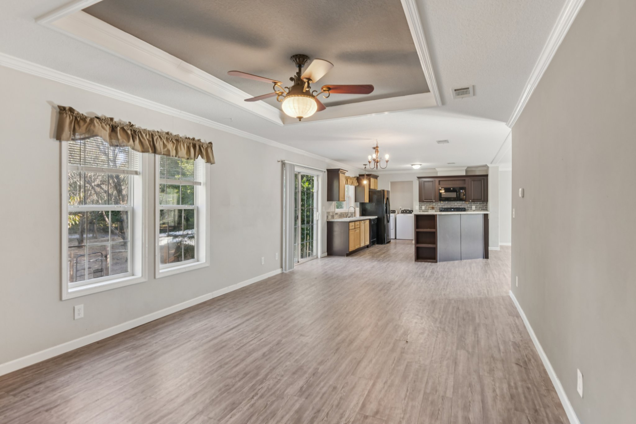 Bosley Dr-S1911-009.jpg