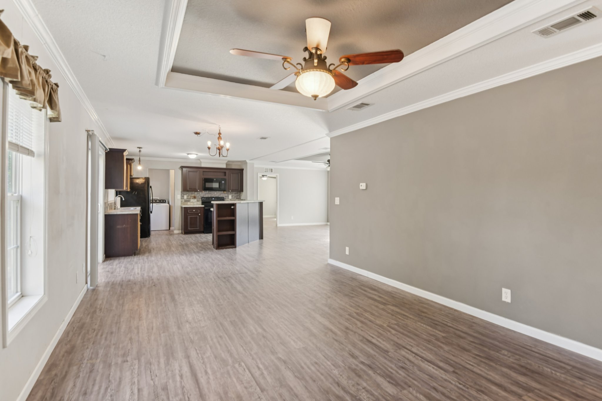 Bosley Dr-S1911-010.jpg