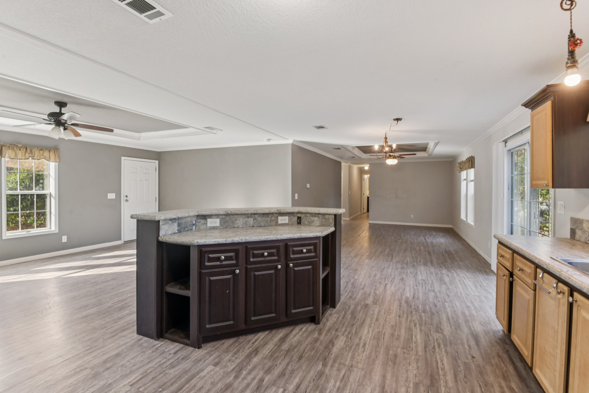 Bosley Dr-S1911-017.jpg